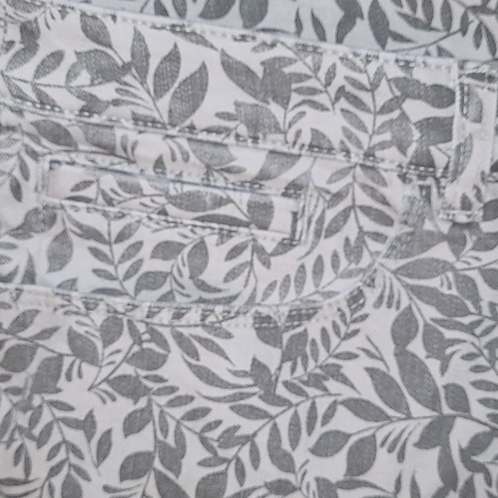 New C&B The Perfect Jean w/leaf designed 14p - Picture 2 of 11